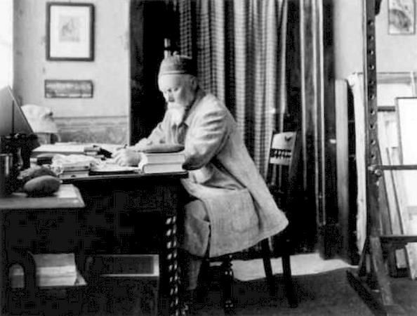 08. Николай Константинович Рерих в своем кабинете в Кулу 1930-е гг.