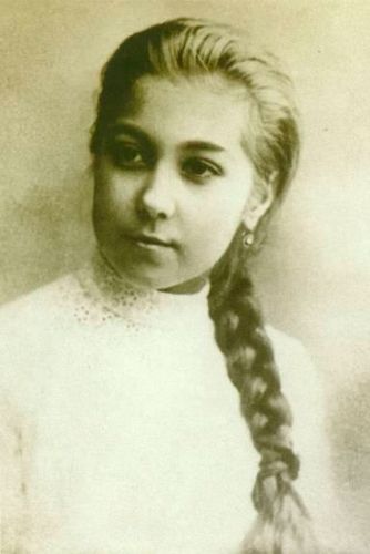 10. Елена Шапошникова (1894)