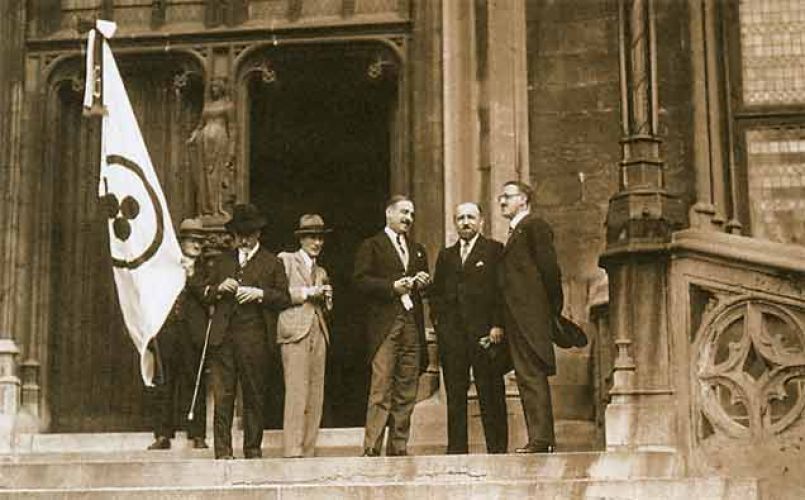 Министры Греции и Чехословакии и представитель княжества Люксембург после заседания Второй международной конференции, посвященной Пакту Рериха. Брюгге. 7 августа 1932 г.