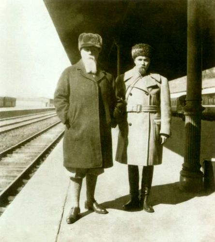 12. Н.К.Рерих и Ю.Н.Рерих во время Маньчжурской экспедиции 1934–1935