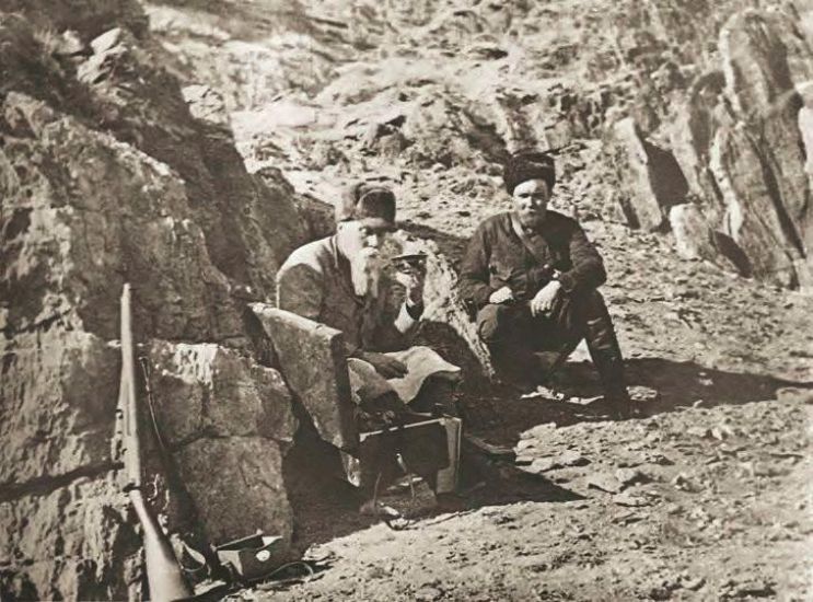 45. Юрий Николаевич и Николай Константинович Рерих. Внутренняя Монголия, 1935